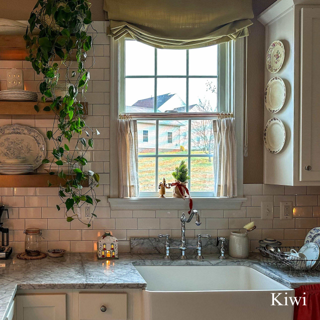 Kelly Linen Roman Shades & Blinds | Relaxed